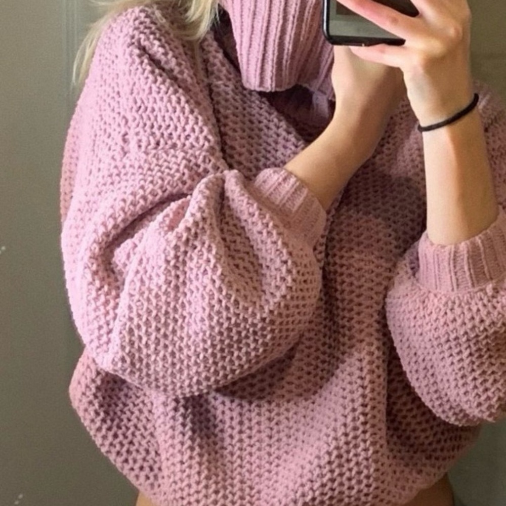 OU Mauve Pink Knit Turtleneck Sweater